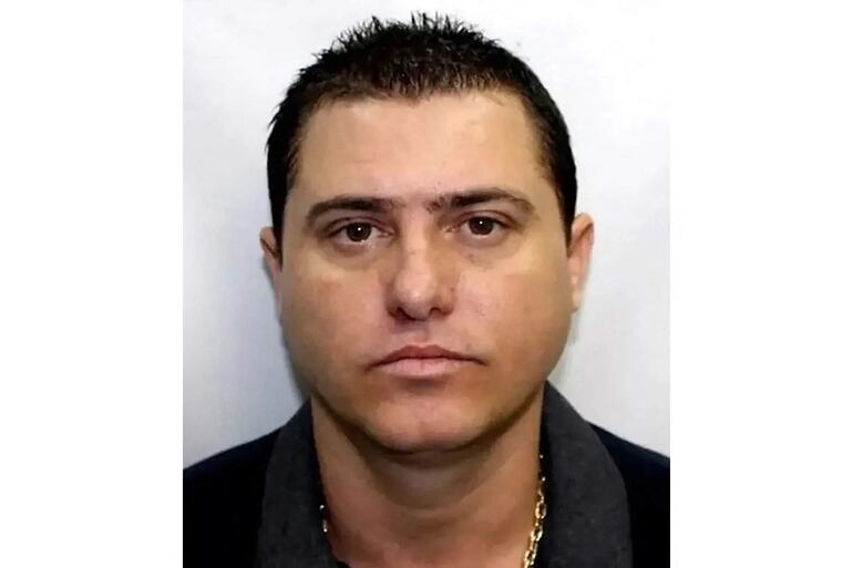 Luis Antonio da Silva Braga, alias Zinho, el líder paramilitar más buscado en Río de Janeiro, se entregó a la policía. 