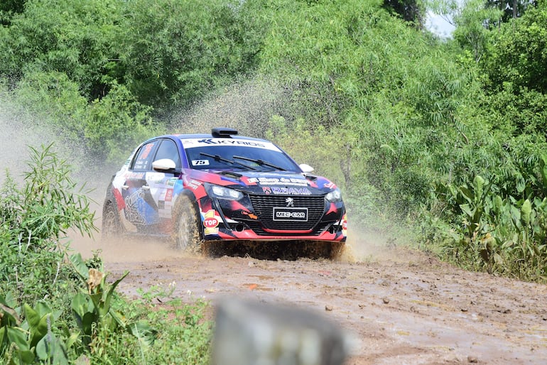 Gran performance de Omar Benítez y Fabián Herrera, con el Peugeot 208 Rally4