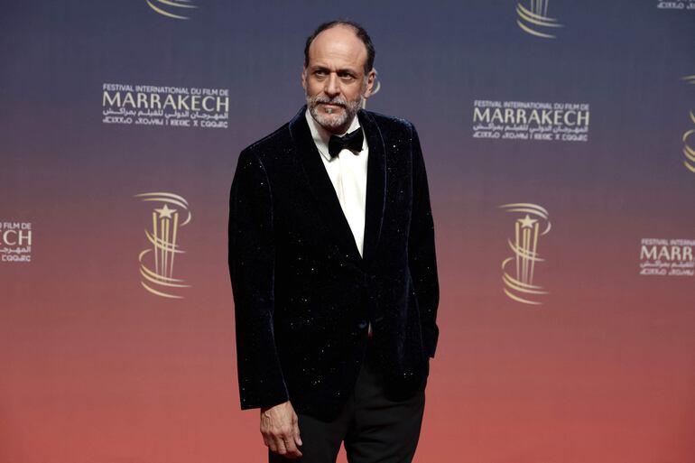 El presidente del jurado, el director y guionista italiano Luca Guadagnino, llegando a la ceremonia inaugural del 21º Festival Internacional de Cine de Marrakech. (AFP)