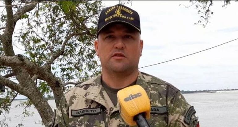 El capitán Cristian Barreto, prefecto del área naval zona Pilar.