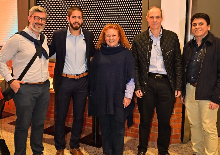 Jorge Torres, Andrés Kemper, Carolina Lenguaza, Jorge Mendelzon y Gustavo Piris.