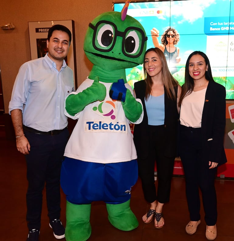 Eduardo Acosta, Mirtha Bellassai y Alicia Román.