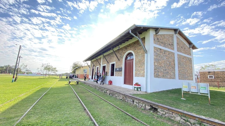 El mantenimiento de la ex estación de tren en Escobar, forma parte del proyecto de recuperación de los sitios históricos.