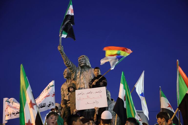 Majdal Shams (Israel). Opositores al régimen de Bachar al Asad celebran la caída de la dictadura. 