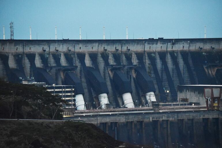 Para el exconsejero de Itaipú, Ing. Eduardo Viedma, el nodo de frontera o de interconexión hará posible la exportación de energía paraguaya al mercado libre brasileño.