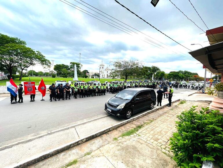 Con 65 efectivos policiales inician operativo Año Paha en Paraguarí.