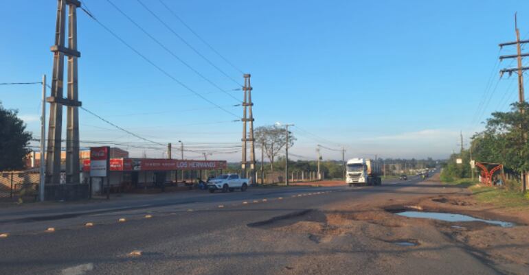 Bache gigante en Villeta, en el desvío que va a Alberdi.