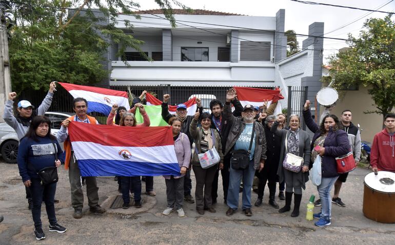 Quinieleros se manifestaron frente a Conajzar, el miércoles último. Reclaman mejores condiciones laborales. 