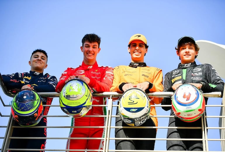 Los pilotos de la Fórmula 2 que el año entrante correrán en la F1, Isack Hadjar, Kimi Antonelli, Gabriel Bortoleto y Oliver Bearman.