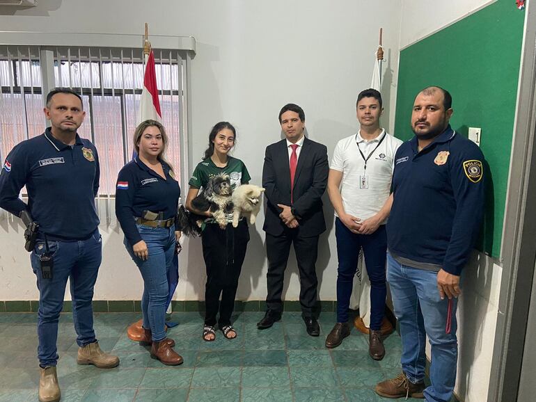 Los animales fueron posteriormente reconocidos por su propietaria, quien recibió a sus mascotas en la sede del Ministerio Público.