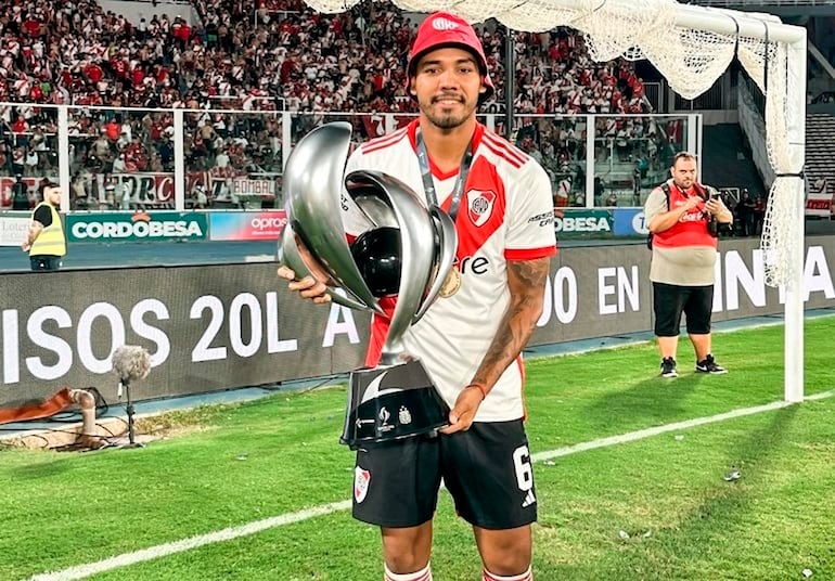 Héctor David Martínez ganó seis trofeos con River Plate