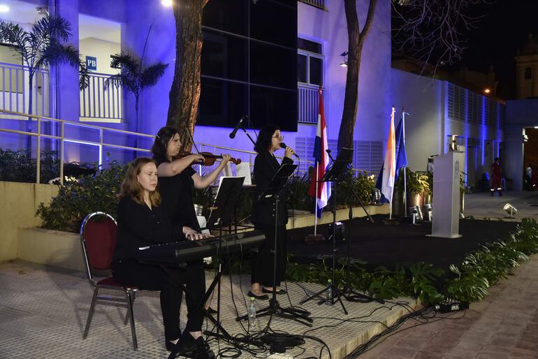 La FFCH cuenta además con su propio Conservatorio de Música.