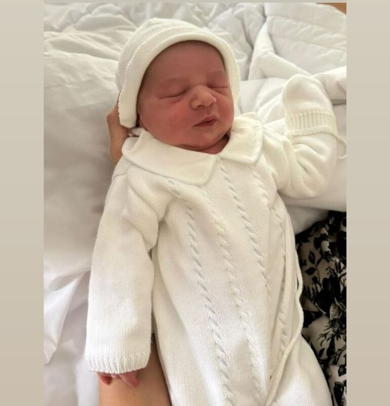 ¡Hermoso bebé! Adrián Guerreros Chase llegó al mundo ayer 30 de julio. (Captura de la historia de Instagram de Anna Chase)