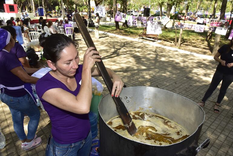 La actividad contó con un karu guasu mediante una olla popular con insumos donados por la ciudadanía, según informaron.