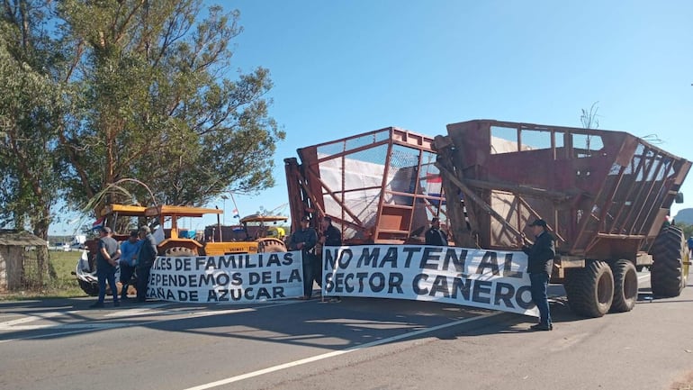 Cierre de ruta de los cañeros en Paraguarí.