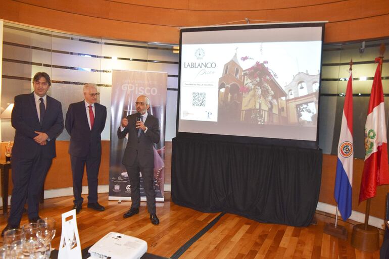 En el restaurante del Sheraton Asunción Hotel se llevó a cabo una cata maridaje de pisco.