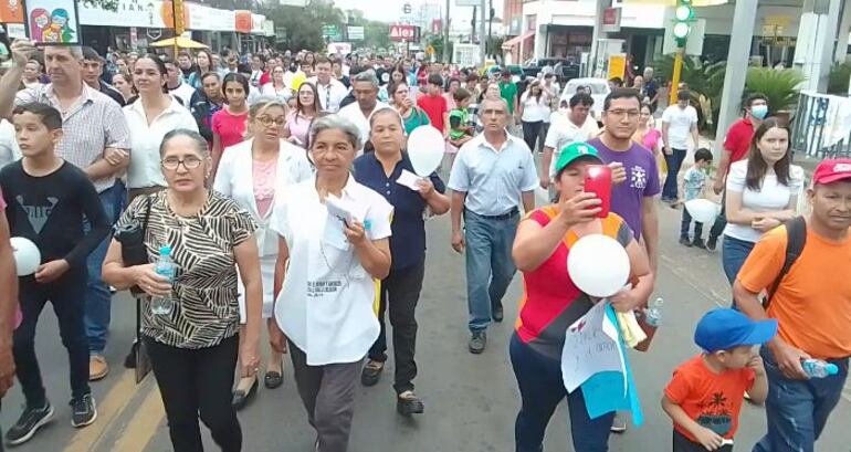 La peregrinación de la gente se realizó en las principales avenidas de la ciudad de Santaní