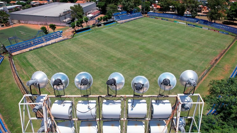 Vista aérea del estadio Luis Alfonso Giagni, en Villa Elisa.