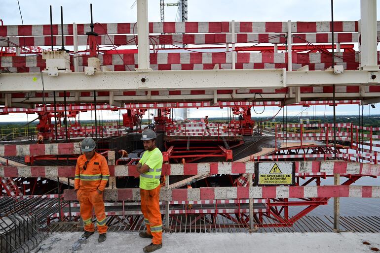 Las obras no pararon gracias a la cesión de las deudas a los bancos. 