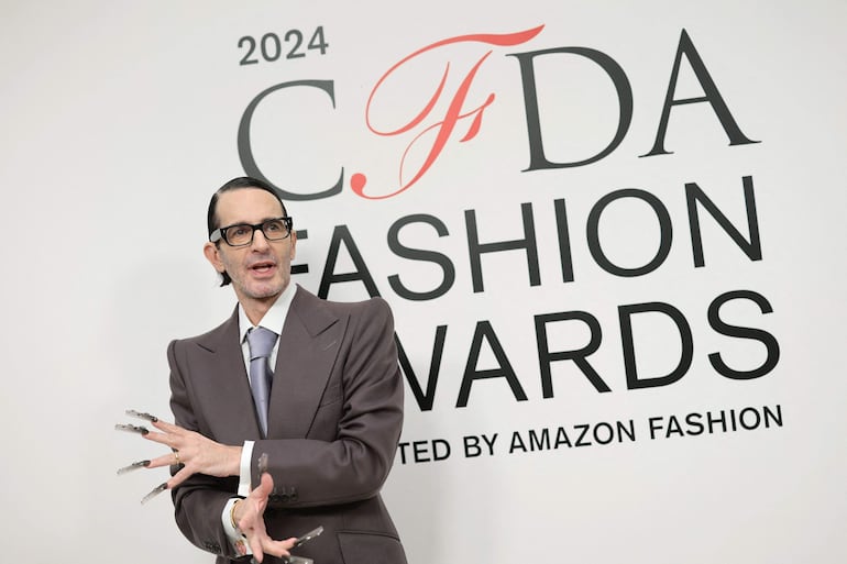 Marc Jacobs también estuvo presente en los premios CFDA 2024 en Nueva York. (Dimitrios Kambouris/Getty Images/AFP)
