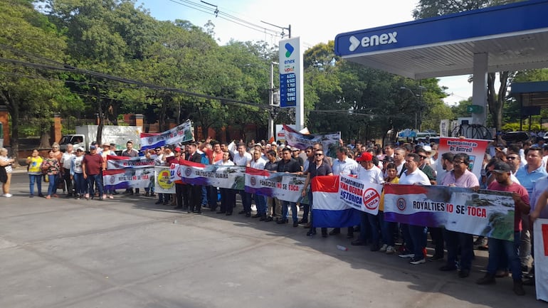 Intendentes se unen para protestar contra el plan “Hambre cero” en Asunción