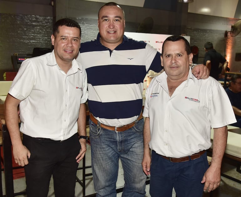 Alberto Varela, Nazareno Arnold y Ramón Almirón.