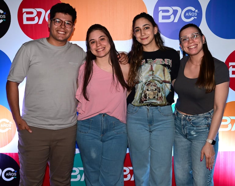 Alberto Diarte, Kamila Viveros, Luciana Berrafato y Guiliana Caputo. 