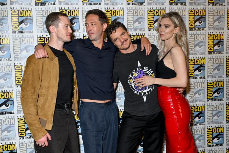 Joseph Quinn, Ebon Moss-Bachrach, Pedro Pascal y Vanessa Kirby.