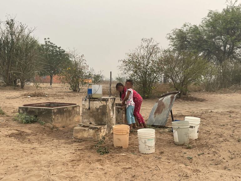 Pozos secos en comunidad Laguna Negra de Mariscal Estigarribia.