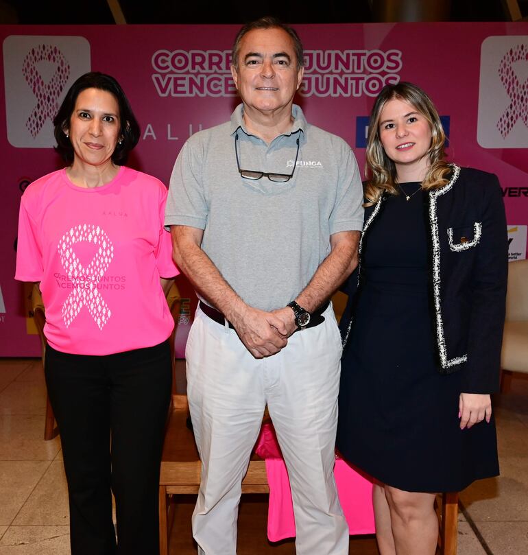 Norah Giménez, Pablo González y Romina Costas.