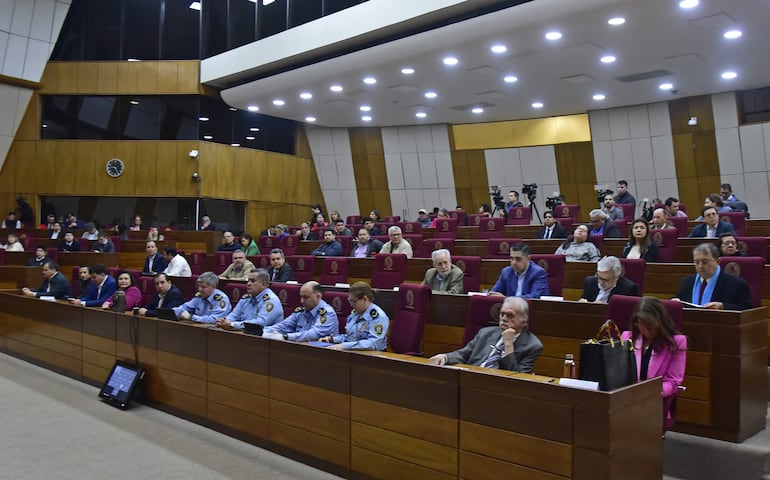 Solo representantes de la Policía estuvieron ayer  en representación del Poder Ejecutivo.