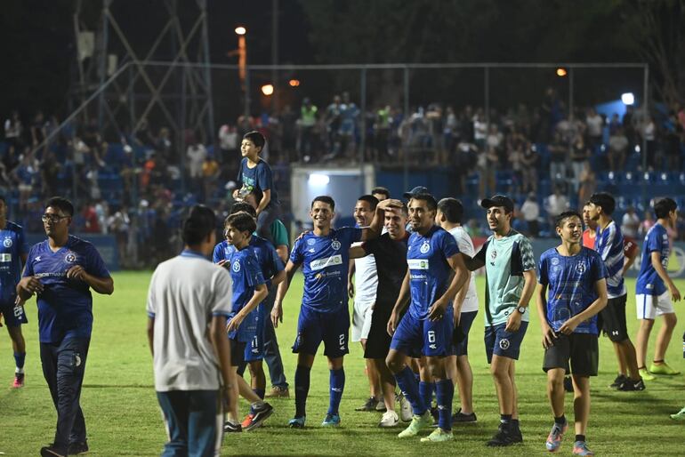 Festejo de Sol de América tras la obtención del campeonato