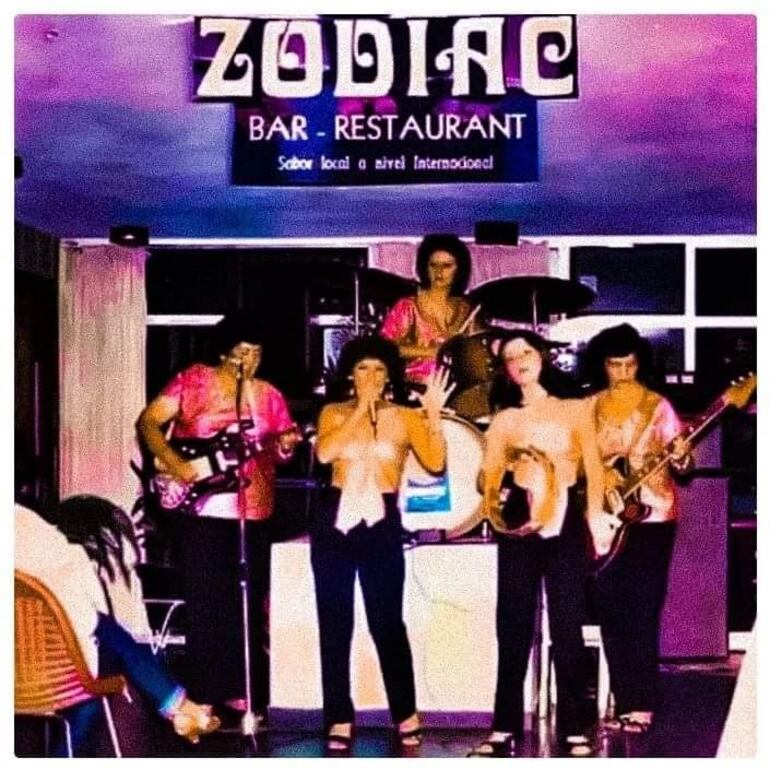 El grupo en el año 1982, en el Zodiac.