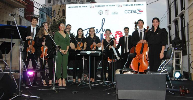 Las actuaciones en vivo fueron un punto destacado del evento. La Orquesta de Cámara Juvenil y el CCPA Jazz Quintet, agrupaciones musicales del CCPA, deleitaron a los asistentes con su talento y pasión.