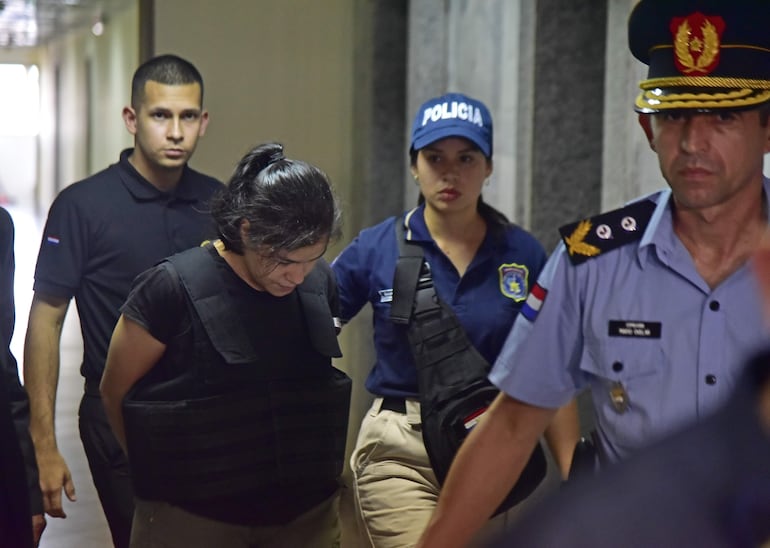 La pareja del policía, Ada Arasy Ruiz Diaz, en Palacio de Justicia.