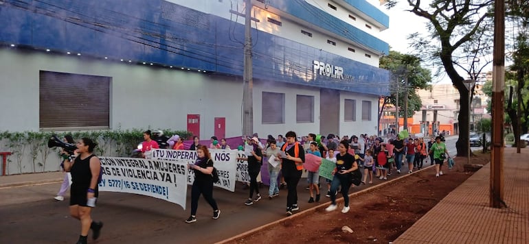 En Ciudad del Este también se realizó la marcha del 8M.