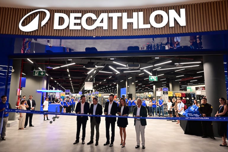 Decathlon ofrece indumentaria y accesorios para más de 65 tipos de deportes.