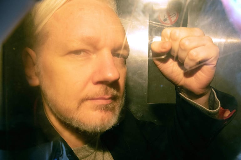 Julian Assange, que lleva cinco años detenido en Reino Unido y al que la justicia británica concedió este lunes la posibilidad de apelar su extradición a Estados Unidos, se convirtió en una pesadilla para este país.