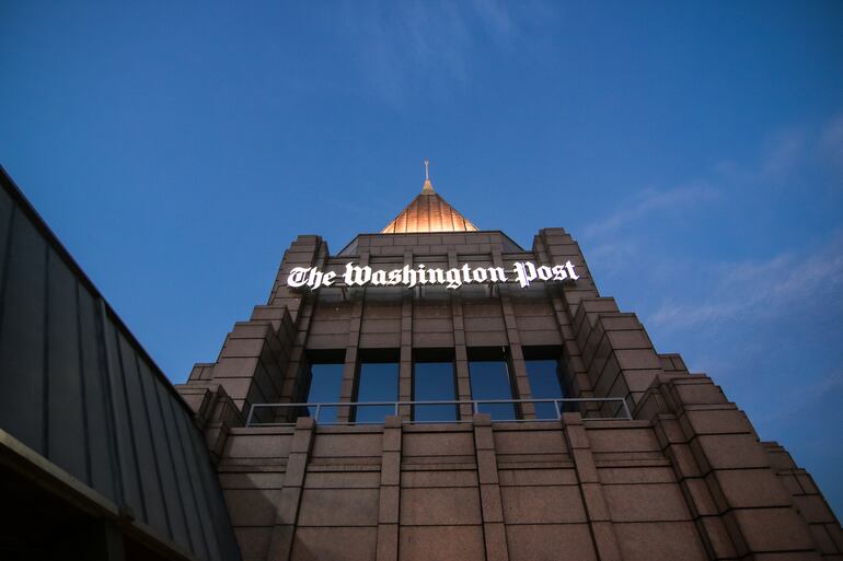 William Lewis, un exejecutivo de Dow Jones y del periódico de economía y negocios Wall Street Journal será el nuevo editor y director ejecutivo del diario The Washington Post, puesto que asumirá el próximo 2 de enero, tras abandonar el cargo en agosto pasado Fred Ryan, informó este sábado el rotativo.