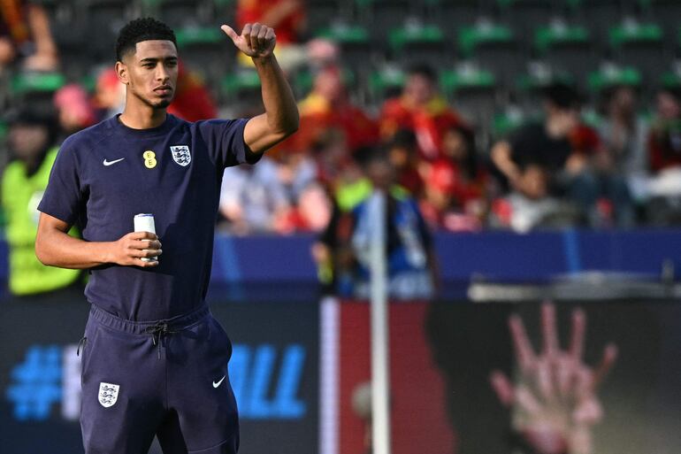 Jude Bellingham, jugador de la selección de Inglaterra, en el reconocimiento del campo de juego del Olímpico de Berlín antes de la final de la Europa 2024. 