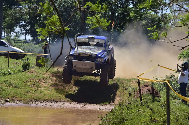 Volker Huber y Walfried Vogel quedaron segundos en la general en Villarrica, pero fueron los ganadores de la Clase TT4 Extreme, al mando de la potente Nissan Patrol.