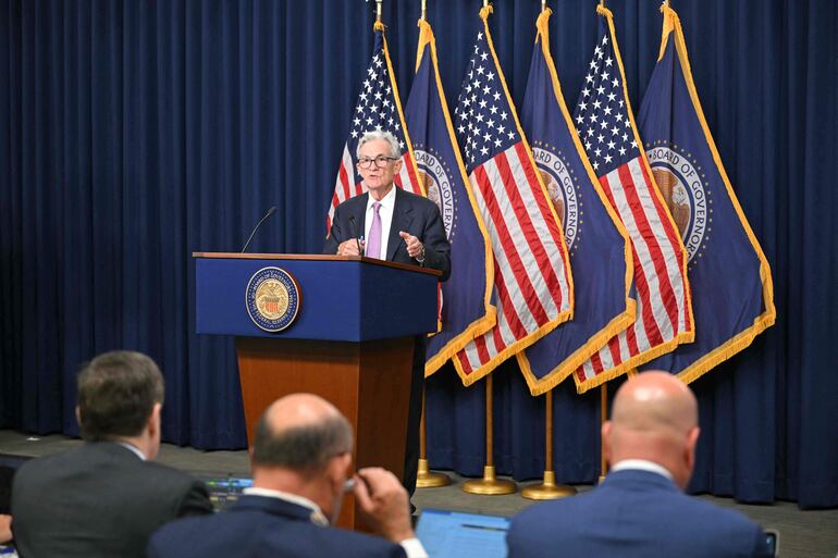  Jerome Powell, presidente de la Junta de Gobernadores del Sistema de la Reserva Federal de los Estados Unidos comunicó la semana pasada la primera rebaja de tasas de política monetaria
 (Photo by Mandel NGAN / AFP)