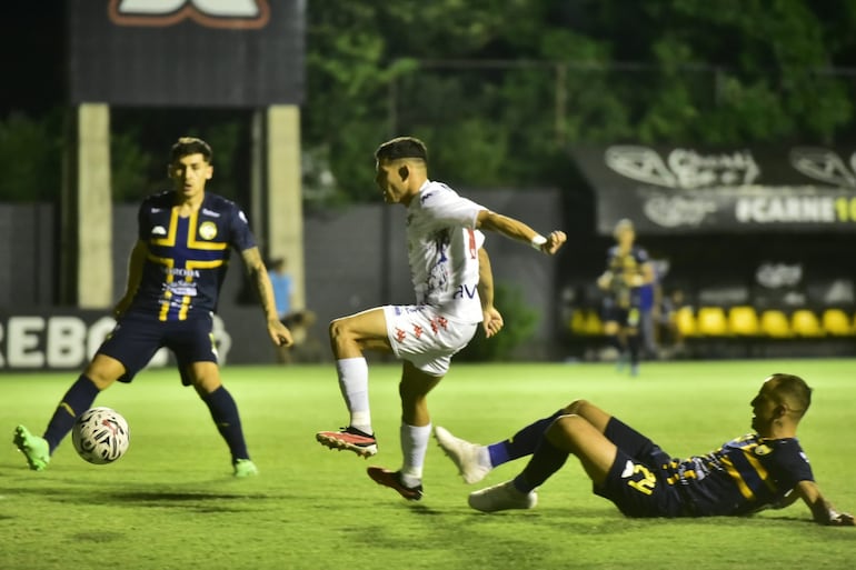 Sportivo Trinidense y Nacional igualaron a un gol en el Martín Torres