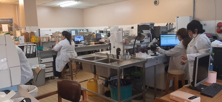 En el área de Laboratorio del Hospital Nacional de Itauguá es necesario personal calificado en reemplazo de los que están en proceso para jubilación. 