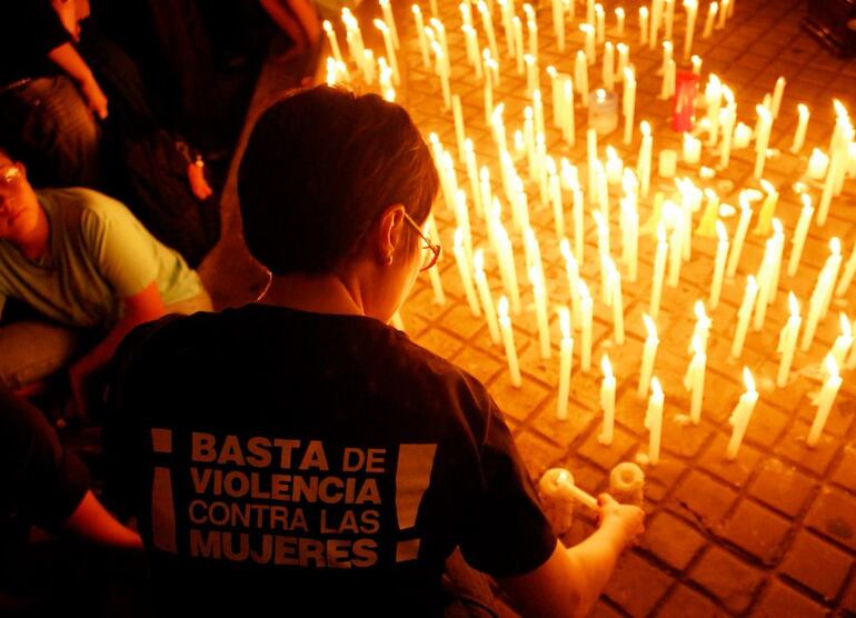 “La violencia en línea contra las mujeres periodistas pasa offline con impacto significativo. Esto incluye ataques físicos, abuso y acoso que se gesta online” (Posetti, J. et al, 2021).