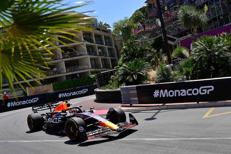 El Red Bull Racing del neerlandés Max Verstappen en los entrenamientos libres del Gran Premio de Mónaco de la Fórmula 1.