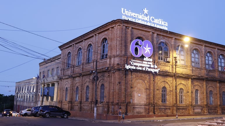 Universidad Católica de Asunción.