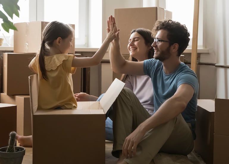 Banco Atlas propone varios planes para lograr la casa propia.