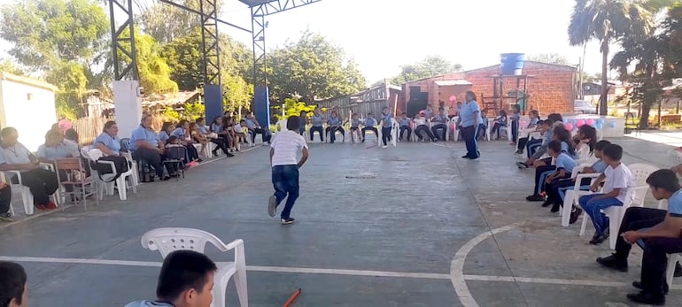 Alumnos de la escuela San Miguel en una jornada de integración.