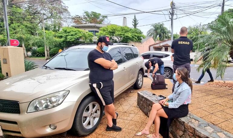 Momento de la detención de Miguel Ángel Servín, en el barrio Villa Morra de Asunción, el pasado 9 de octubre de 2021.